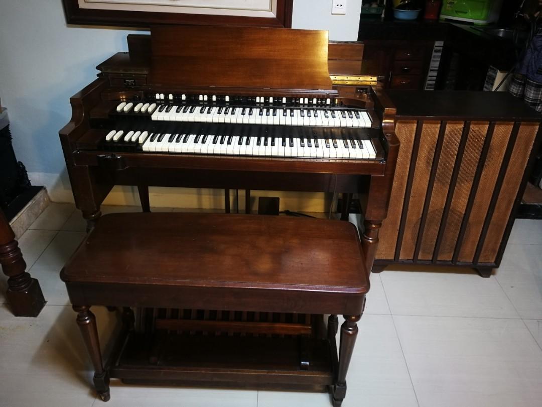Full pedal store organ for sale