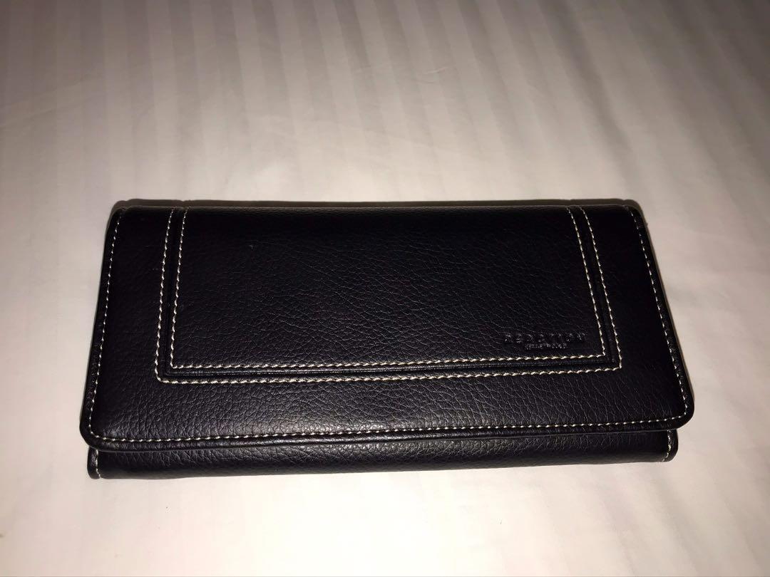 Kenneth Cole Women’s Wallet (Category: Luxury Bags & Wallets) located in Quezon City. Submitted by jvh13 (Listing ID 1037892524, Image 3). Description: Brand new Never used Complete w box .