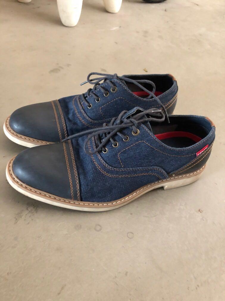 Levi's casual men shoes, Men's Fashion, Footwear, Casual shoes on Carousell