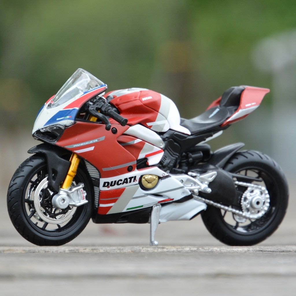 Maisto 1/18 Ducati Panigale V4 GP Corse race scale motorcycle model Diecast Toy 