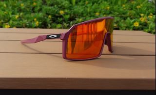 (Category: ) located in . Submitted by sunglassherostore (Listing ID 1037915174, Image 1). Description: .