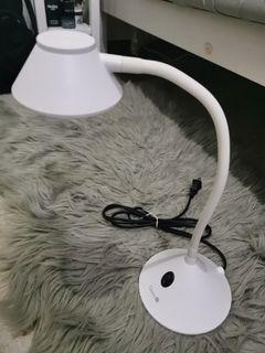casa life magnified task lamp