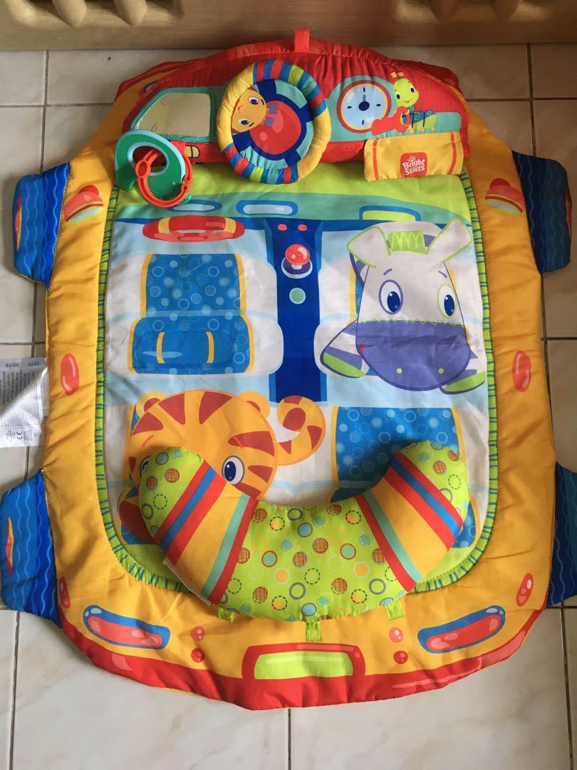 Preloved baby Mat (Category: Other Baby Bathing & Changing Needs) located in Makati City. Submitted by twincess_10 (Listing ID 1037896758, Image 1). Description: .