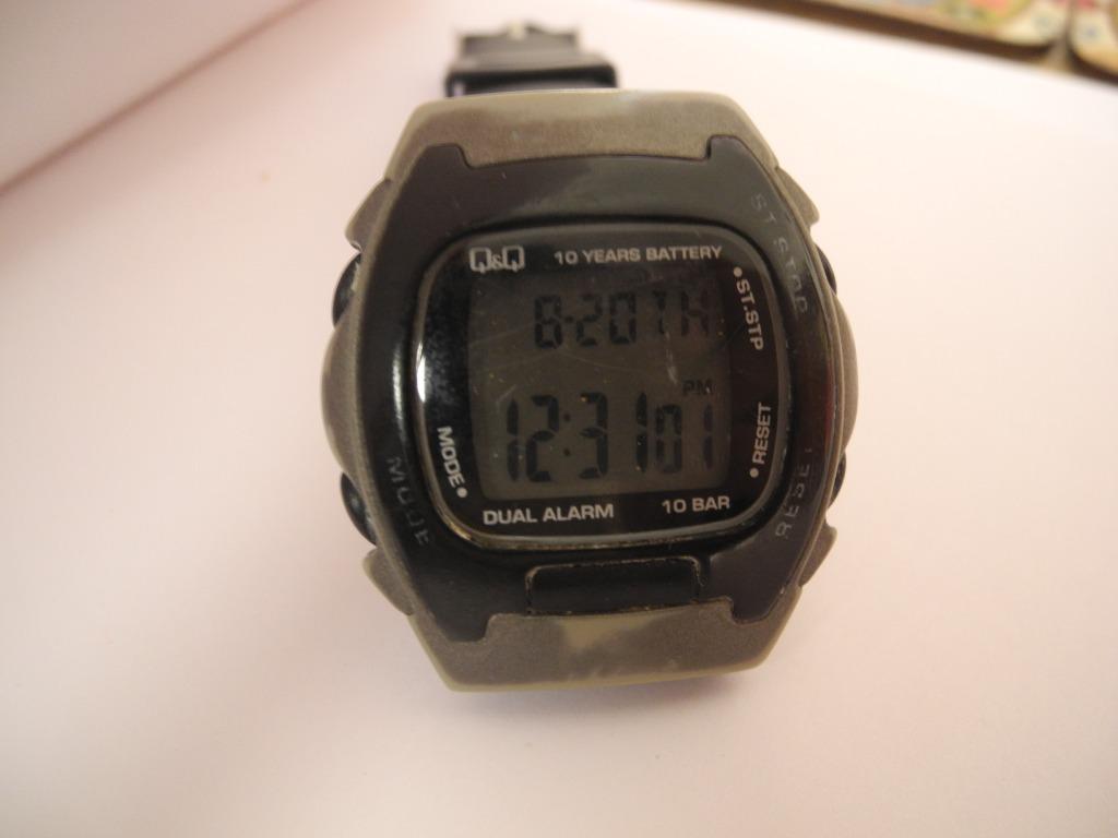 Q&q digital 2025 watch 10 bar