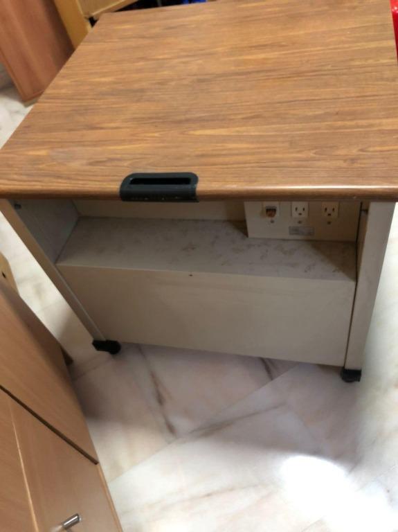 Table (Category: Tables & Sets) located in Singapore. Submitted by felamatic (Listing ID 1037980754, Image 3). Description: Good condition, no visible scratches Not roll-able Dimensions: L700mm x W700mm x H650mm Self-collection at Woodlands area.