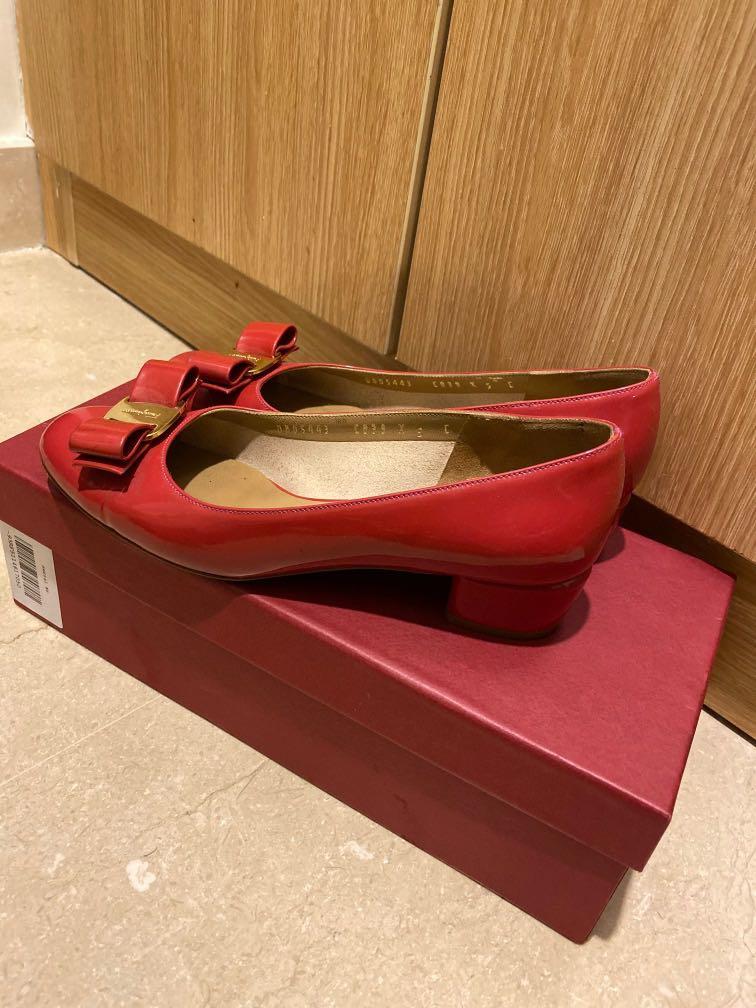 Vara bow pump shoes salvatore ferragamo 