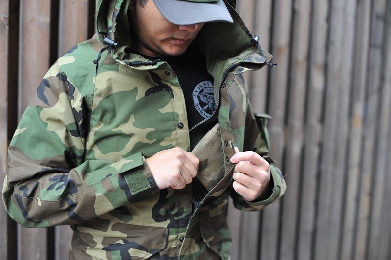 美軍ECWCS 迷彩Woodland GoreTex BDU 外套防水夾克防風雨衣軍褸, 男裝
