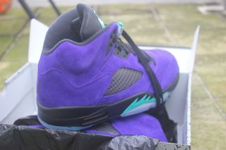 (Category: ) located in . Submitted by sneakers_stuff (Listing ID 1038055646, Image 1). Description: .