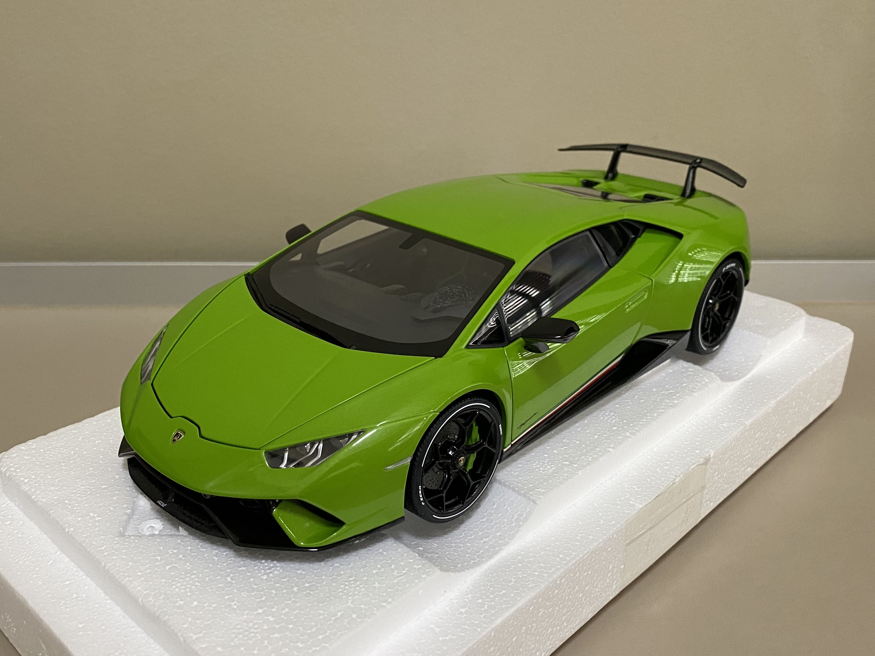 Huracan hot sale performante autoart