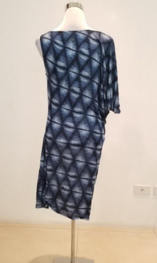 bcbg blue patterned dress (Category: Dresses) located in Quezon City. Submitted by krista_closet (Listing ID 1038174657, Image 2). Description: .