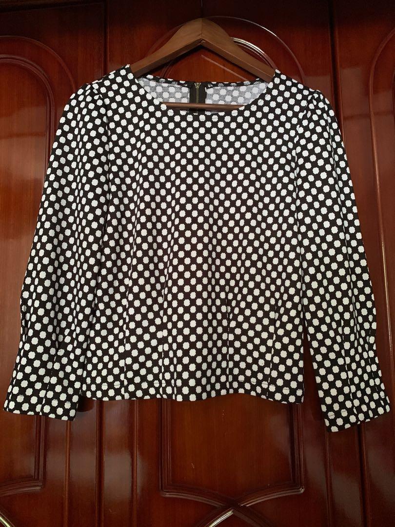 polka dot top black and white