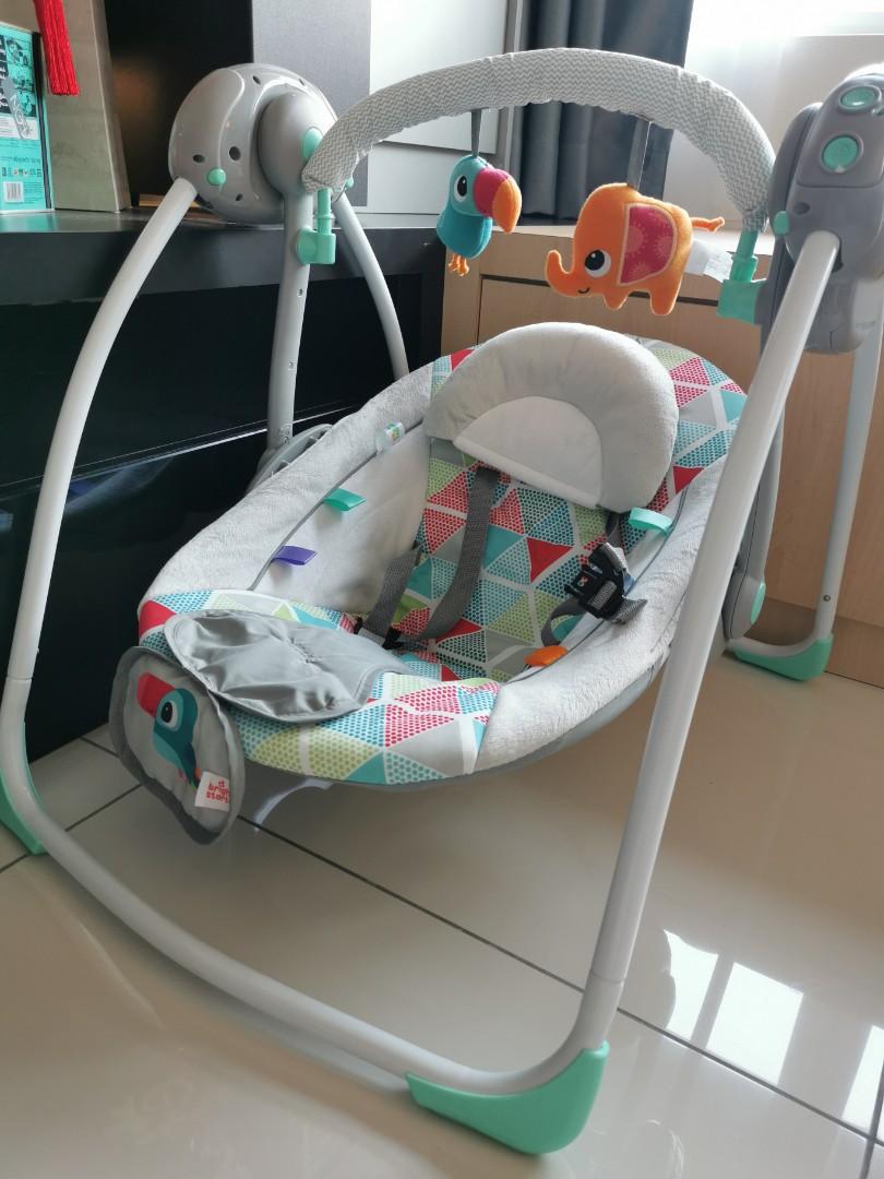 comfort & harmony cozy kingdom portable swing