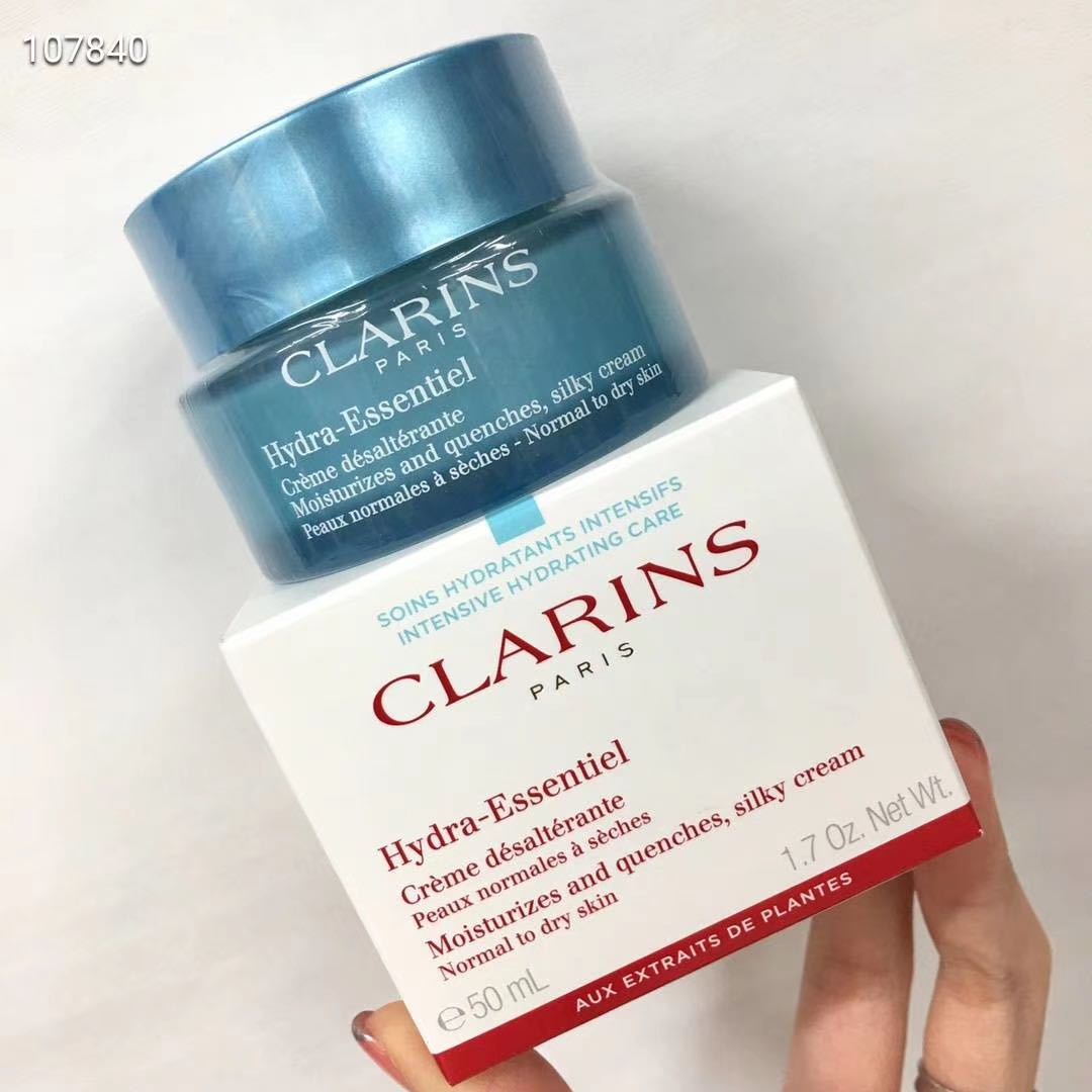 clarins hydra essentiel moisturizes and quenches silky cream