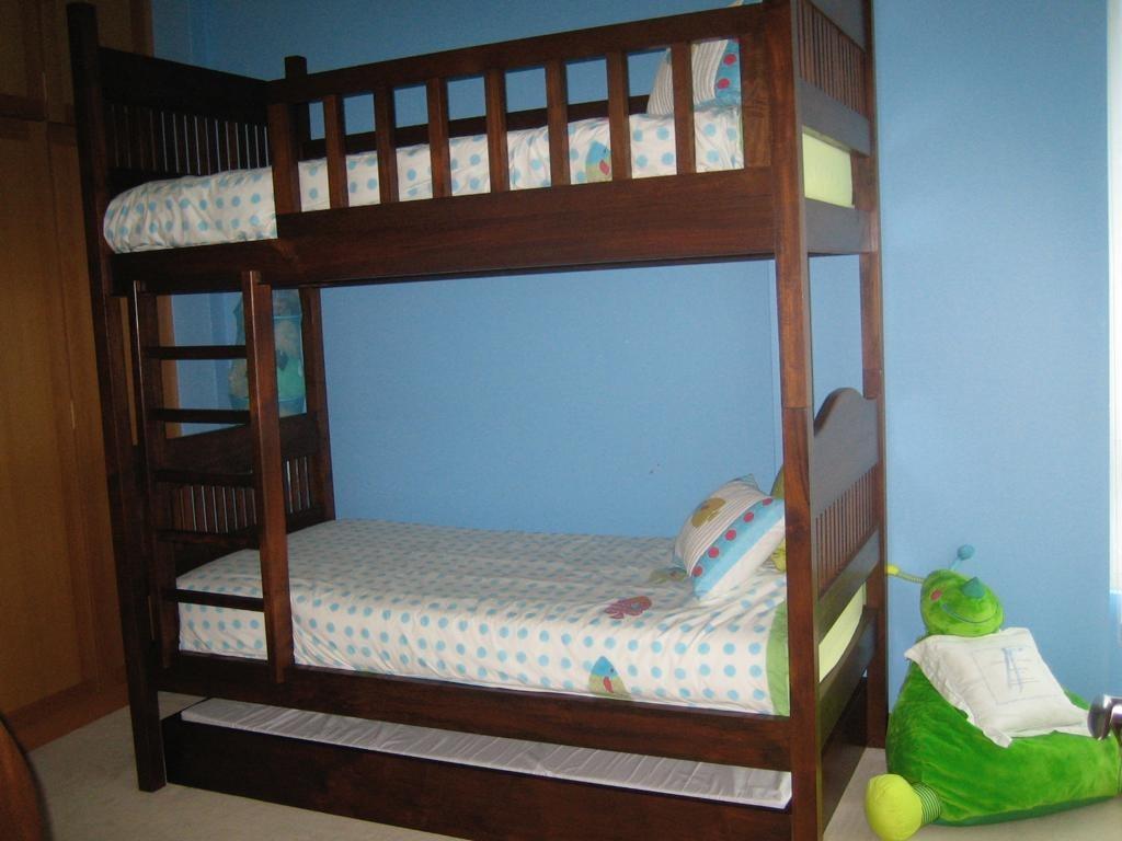 Pottery barn bunk bed with 2025 trundle