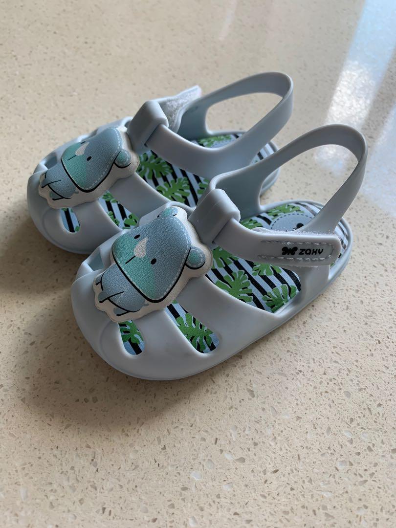 babysandal