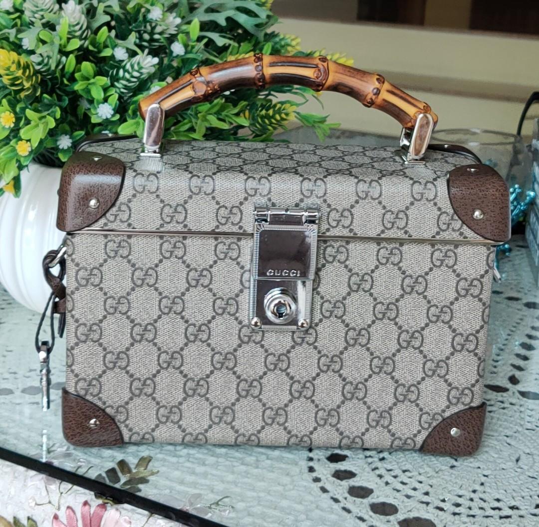 Gucci globe new arrivals trotter vanity case