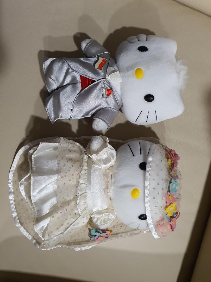 Hello Kitty (Category: Plushies & Soft Toys) located in Singapore. Submitted by thewickedbro (Listing ID 1038094042, Image 1). Description: Hello Kitty - Mcdonald couple collection.