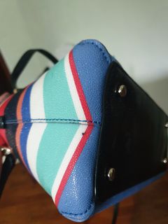 (Category: ) located in . Submitted by mybag01 (Listing ID 1038068818, Image 1). Description: .