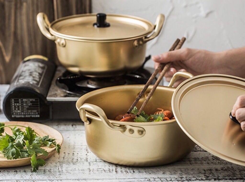 Ramen Pot, Korean Ramen Cooking Pot with Lid Aluminum Stockpot Instant  Noodles Pot Korean Ramyun Noodle Pot with Heatproof Double Handle Fast  Heating