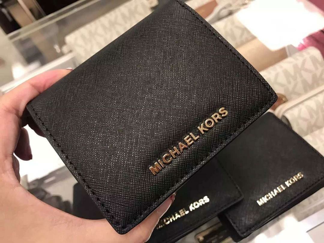 Michael Kors Jet Set Travel Flap Card Holder, Luxury, Bags & Wallets on  Carousell