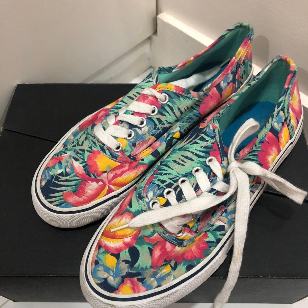 Mossimo slip hot sale on sneakers