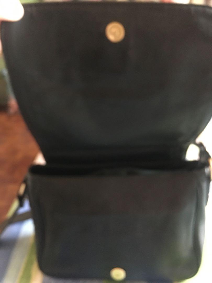 Original Jill Stuart Bag (Category: Luxury Bags & Wallets) located in Cainta. Submitted by bestchoice25 (Listing ID 1038067458, Image 3). Description: Original Jill Stuart Sling Bag Leather Color Black Very good condition 9(L) x 7-1/2(H)x3(W) .