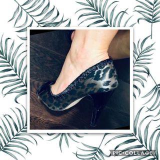 Peep Toe Oldies Printed Laced Short Heal Black
