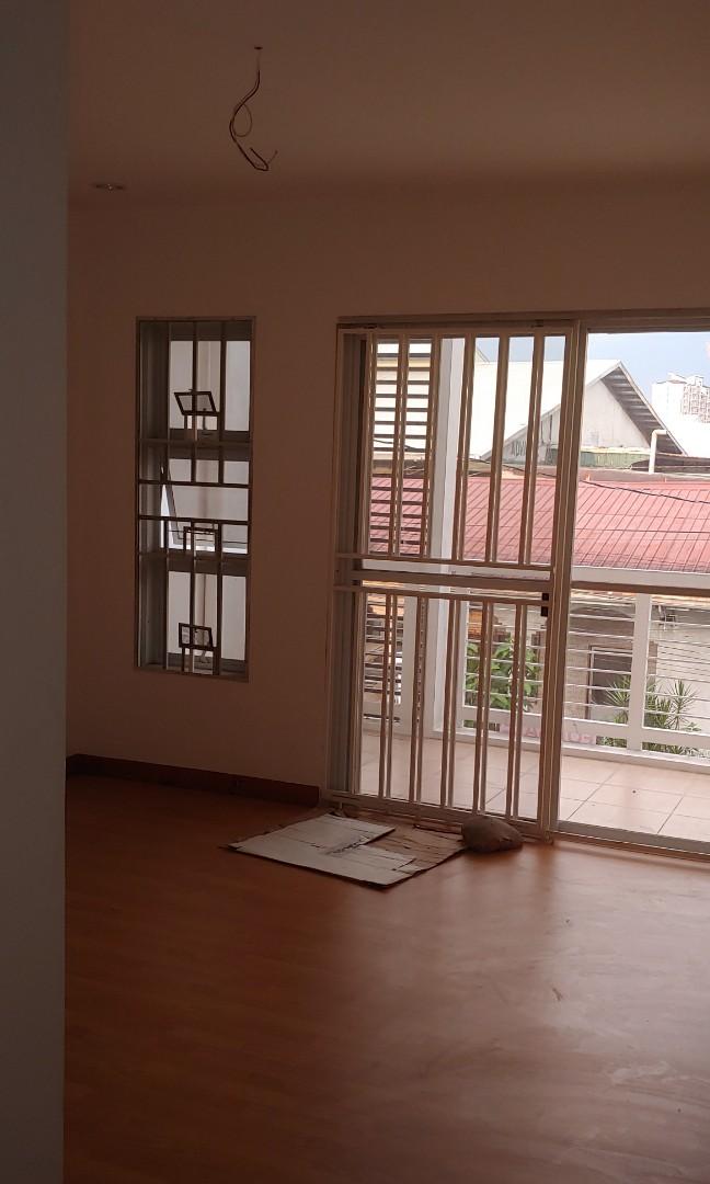 RFO Baesa Caloocan 4 bedroom townhouse (1 unit available), Property