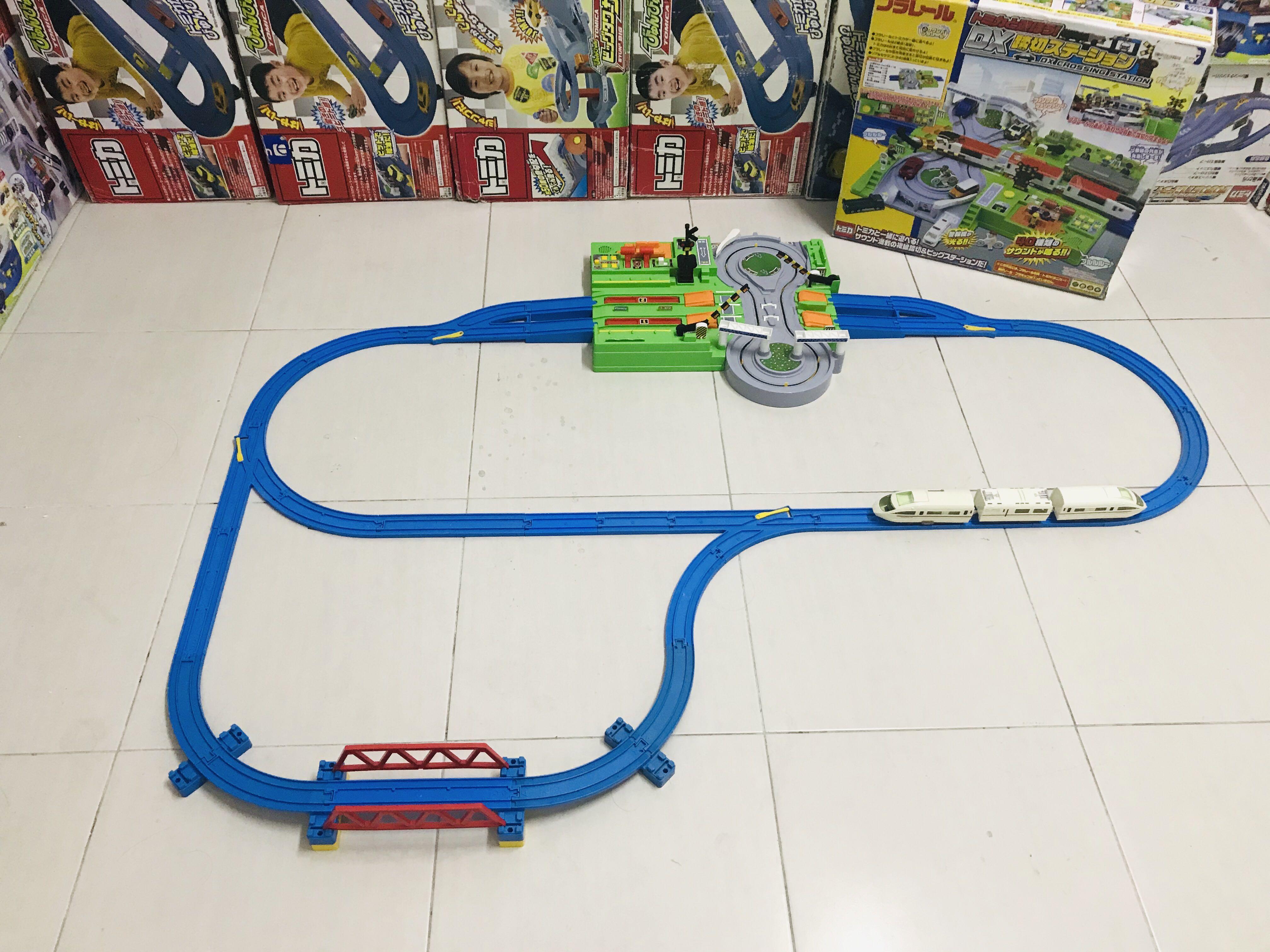 Takara Tomy Tomica Plarail Train DX Crossing Station Hobbies