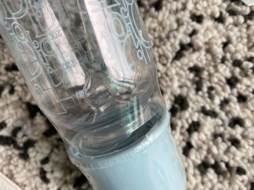 全新baby Dior 奶瓶奶樽baby Milk Bottle 兒童 孕婦用品 餵養產品 奶粉 Carousell