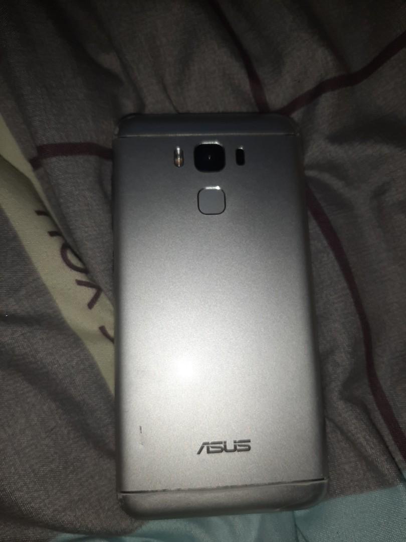 ASUS ZENFONE AFFORDABLE CELLPHONE (Category: Android Others) located in Imus. Submitted by nick_gayondato (Listing ID 1038396545, Image 2). Description: gumqgana may scartch lang baba at all gumagana maganda volume maayos. may sim na den..