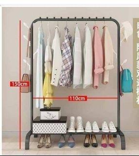 Clothes hanger rack