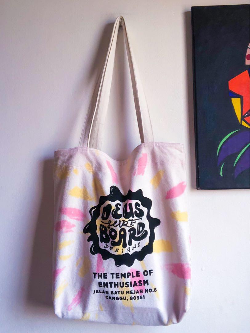 deus ex machina duffle bag