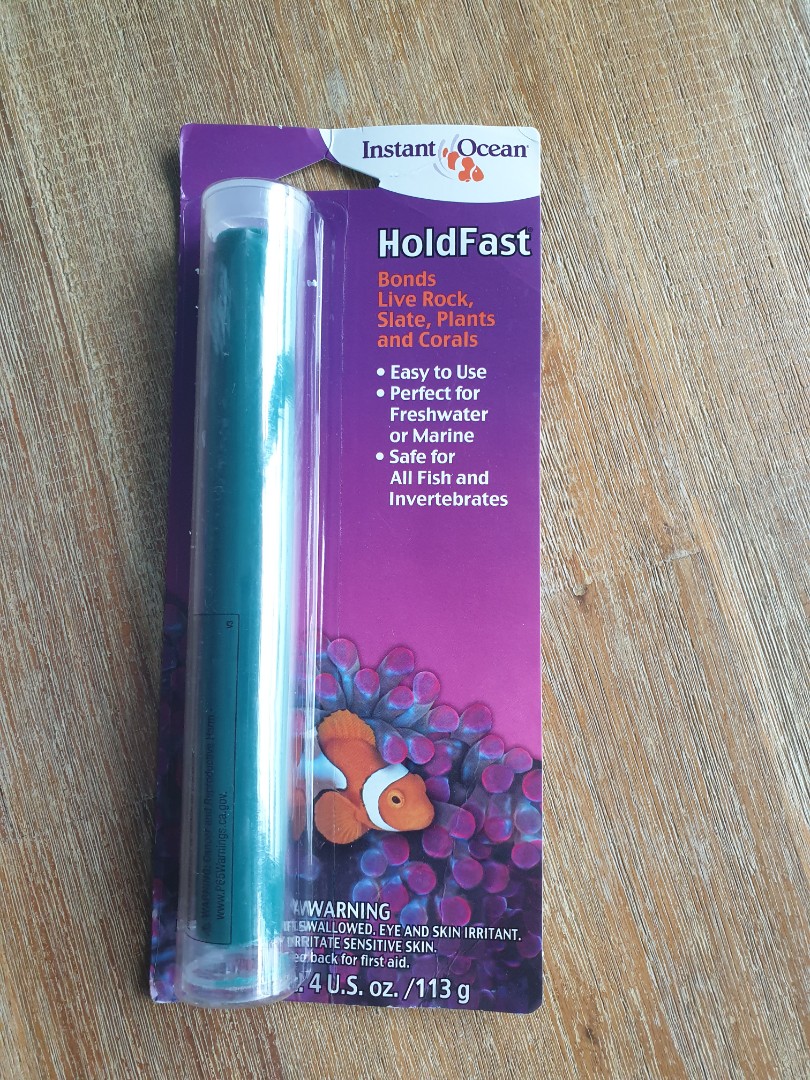 Instant outlet ocean holdfast
