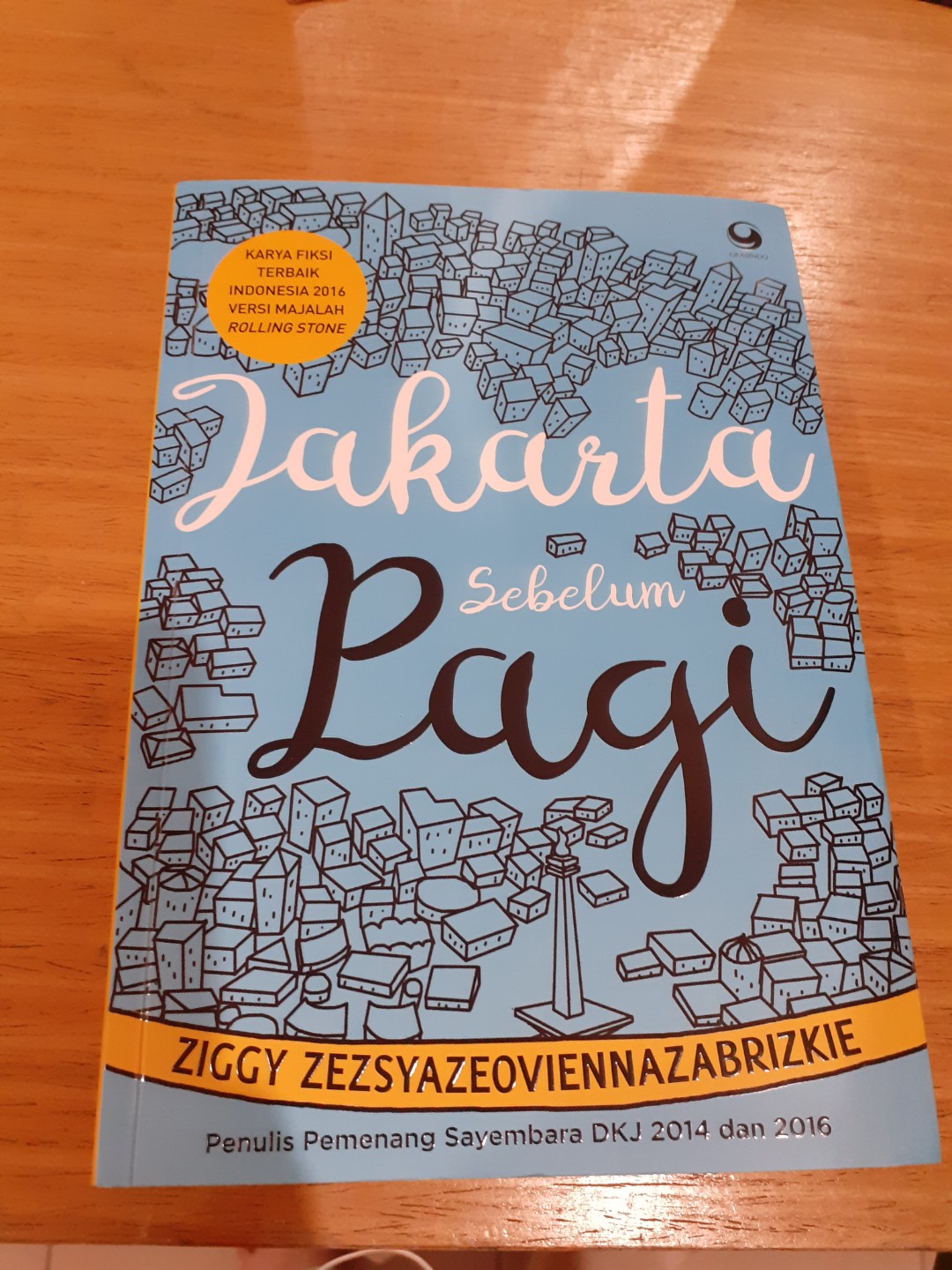 Jakarta Sebelum Pagi, Buku & Alat Tulis, Buku di Carousell