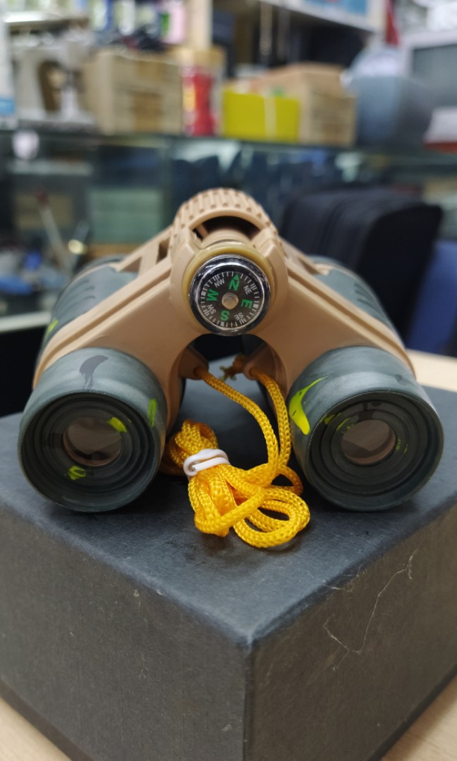 melissa and doug binoculars and compass
