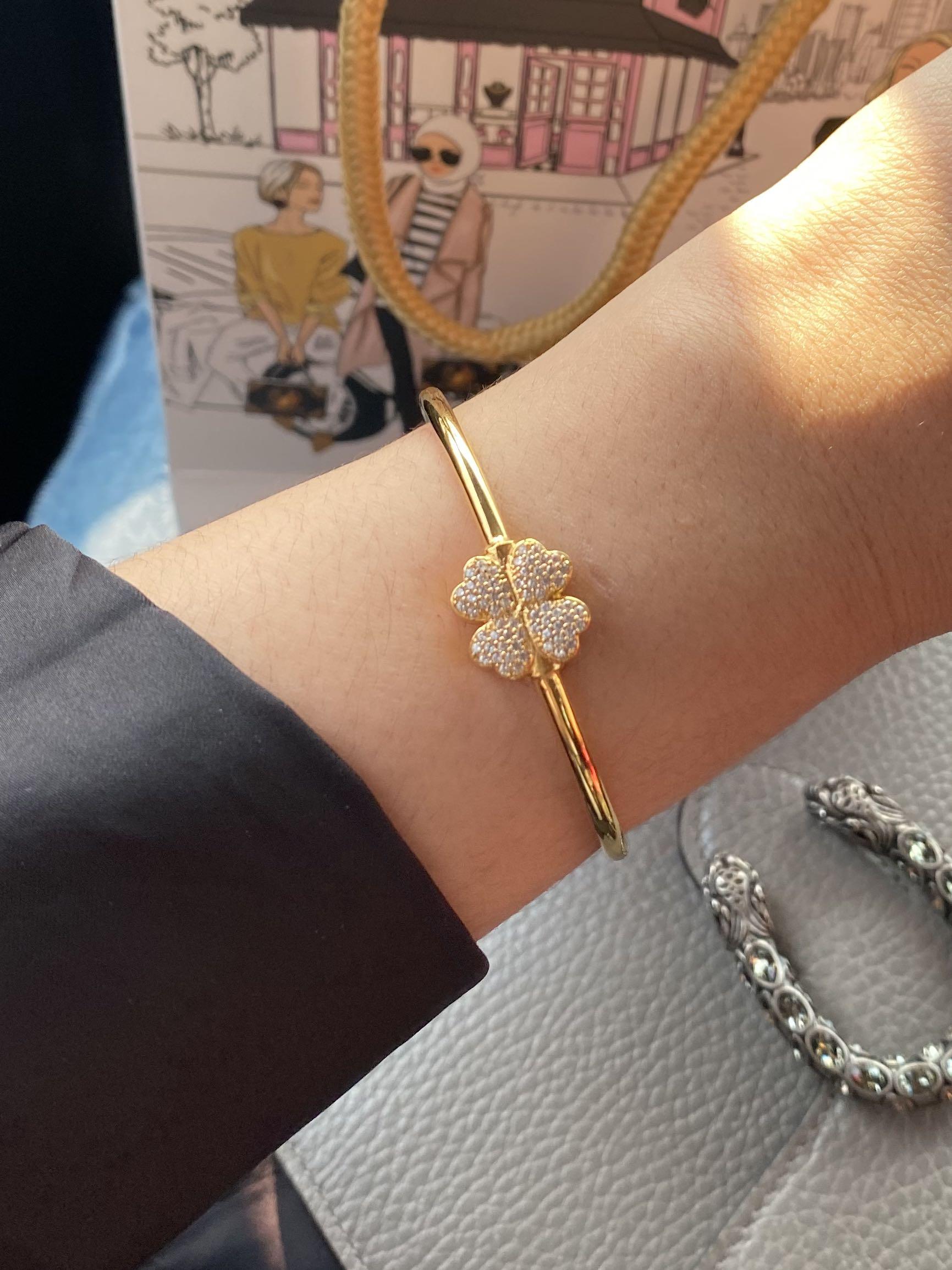 Clover bangle shop
