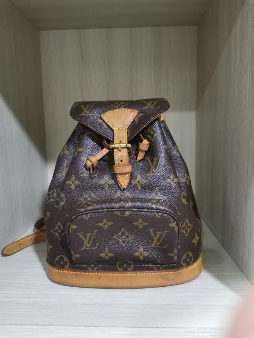 *REVIEW* Louis Vuitton Mini Montsouris Backpack! What Fits, Mod Shots 