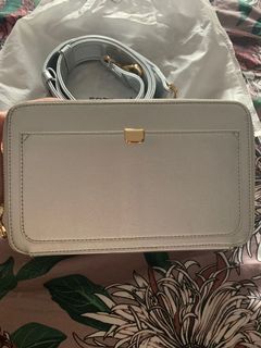 (Category: ) located in . Submitted by n.wardrobe (Listing ID 1038325903, Image 1). Description: .