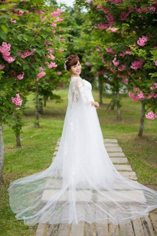 White cape for best sale wedding dress
