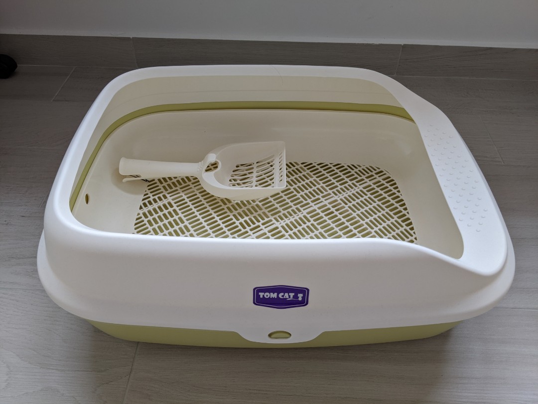 tom cat litter box