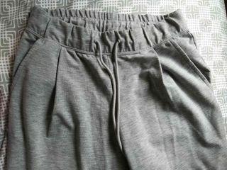 Uniqlo grey joggers small