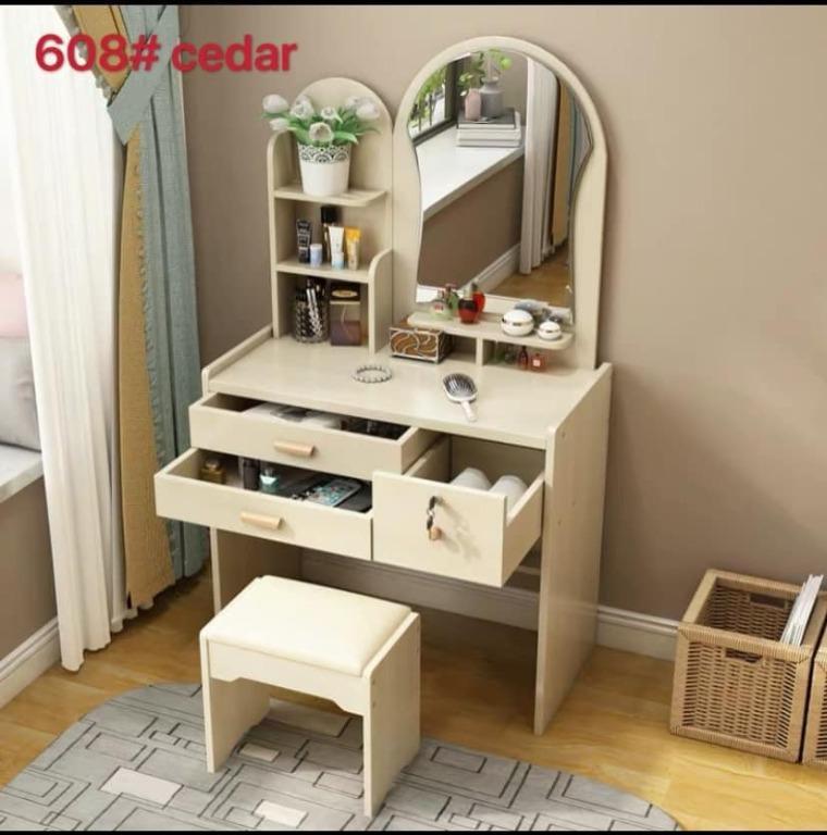 Vanity table (Category: Tables & Sets) located in Manila. Submitted by affordshopz (Listing ID 1038358089, Image 1). Description: open for delivery COD .