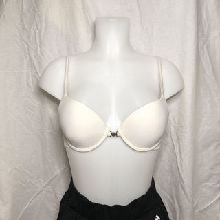 (Category: ) located in . Submitted by keiapooo (Listing ID 1038362355, Image 1). Description: .