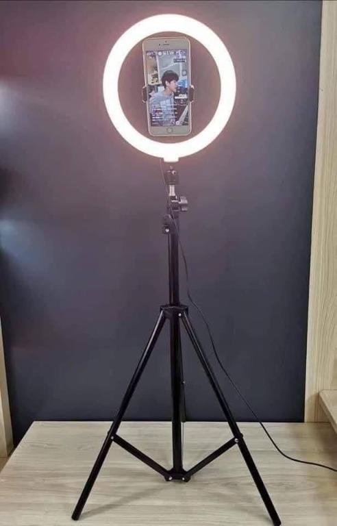 26cm BULB TYPE RINGLIGHT WITH CP HOLDER & STAND (Category: Mounts & Holders) located in Manila. Submitted by affordshopz (Listing ID 1032876278, Image 1). Description: 26cm BULB TYPE RINGLIGHT WITH CP HOLDER & STAND.