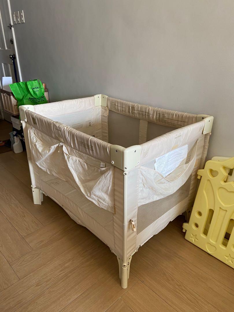 Arm's reach co store sleeper hanging bars