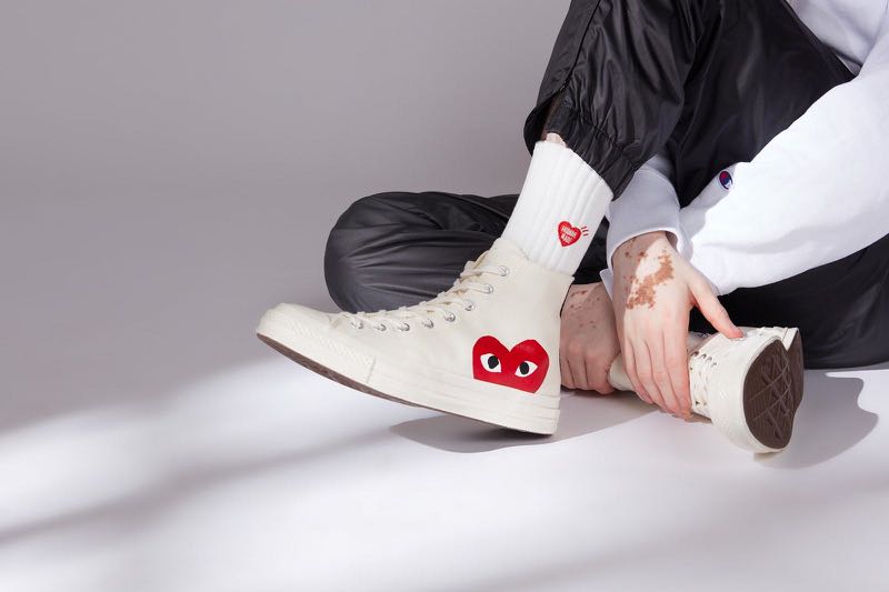 Cdg converse clearance white on feet