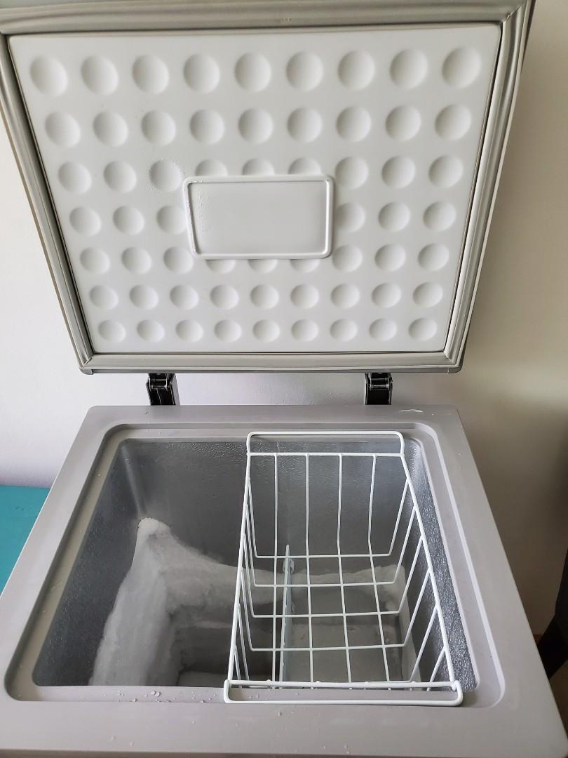 CHEST FREEZER on wheels, TV & Home Appliances, Kitchen Appliances