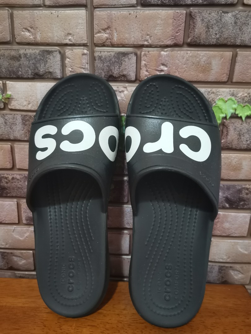 Crocs classic graphic store slide