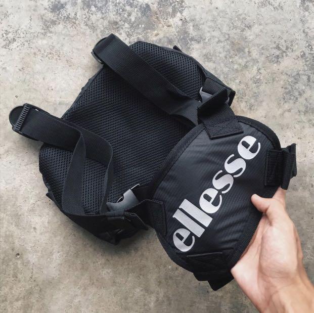 Ellesse maggu discount chest bag